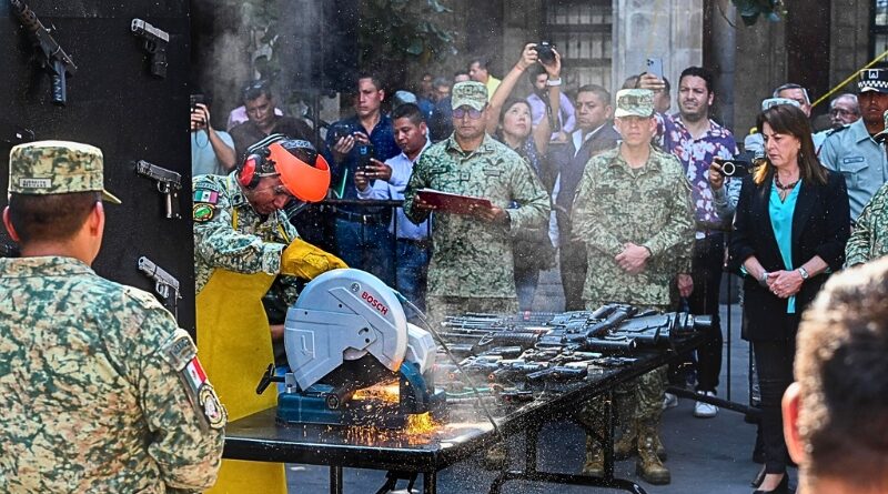 Margarita González Saravia presidió la ceremonia en Cuernavaca, reafirmando su compromiso con un entorno seguro para las infancias y el fortalecimiento del tejido social.
