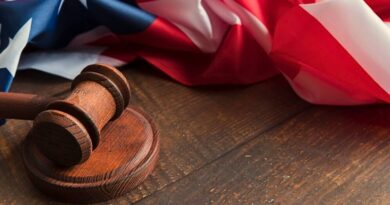 Decisión judicial bloquea medida de Trump que elimina la ciudadanía por nacimiento
