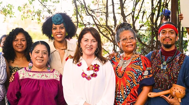 Comunidades indígenas y afromexicanas se reúnen para visibilizar su historia, cultura y lucha. El gobierno promete recursos y apoyo para fortalecer su identidad y garantizar que sus voces sean escuchadas.