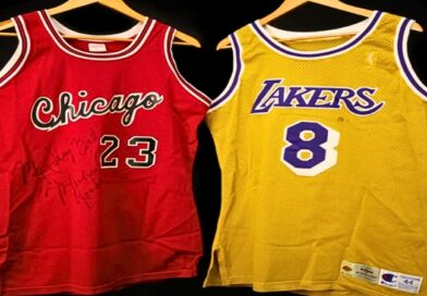 Sotheby’s subastará las camisetas de debut de Michael Jordan y Kobe Bryant, utilizadas en sus primeros partidos en la NBA, con un valor estimado de $10 millones cada una.