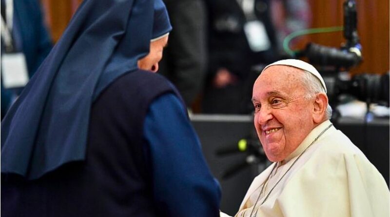 El mundo llora la partida del Papa Francisco, un pontífice que marcó una era de reformas y cercanía, dejando un legado de amor universal y justicia social.