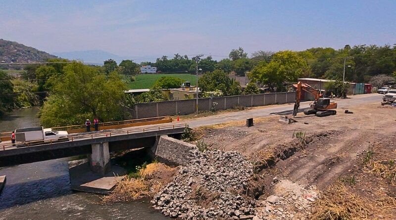 La modernización del puente sobre la carretera Jojutla–Hornos–Chinameca mejorará la movilidad y prevendrá inundaciones con una estructura más elevada y segura
