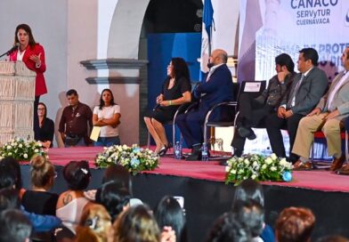 Margarita González Saravia presenta ambiciosos proyectos ante la Canaco, buscando la unidad empresarial para un futuro próspero en el estado.