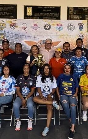 La diputada Luz Dary Quevedo entregó uniformes a los ocho equipos que disputarán la liguilla; Chivas y América seleccionan talentos locales