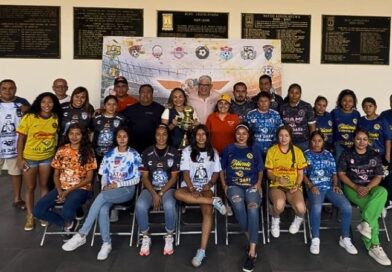 La diputada Luz Dary Quevedo entregó uniformes a los ocho equipos que disputarán la liguilla; Chivas y América seleccionan talentos locales